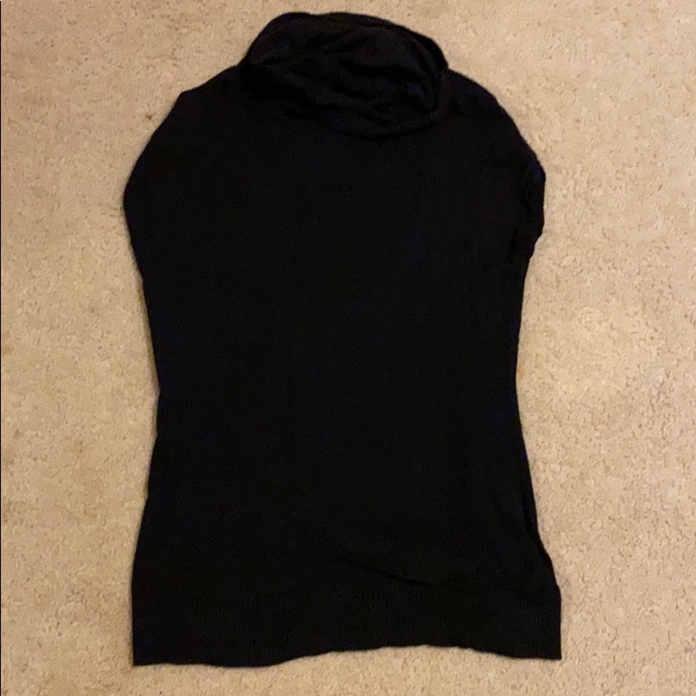 Short sleeve cowl neck